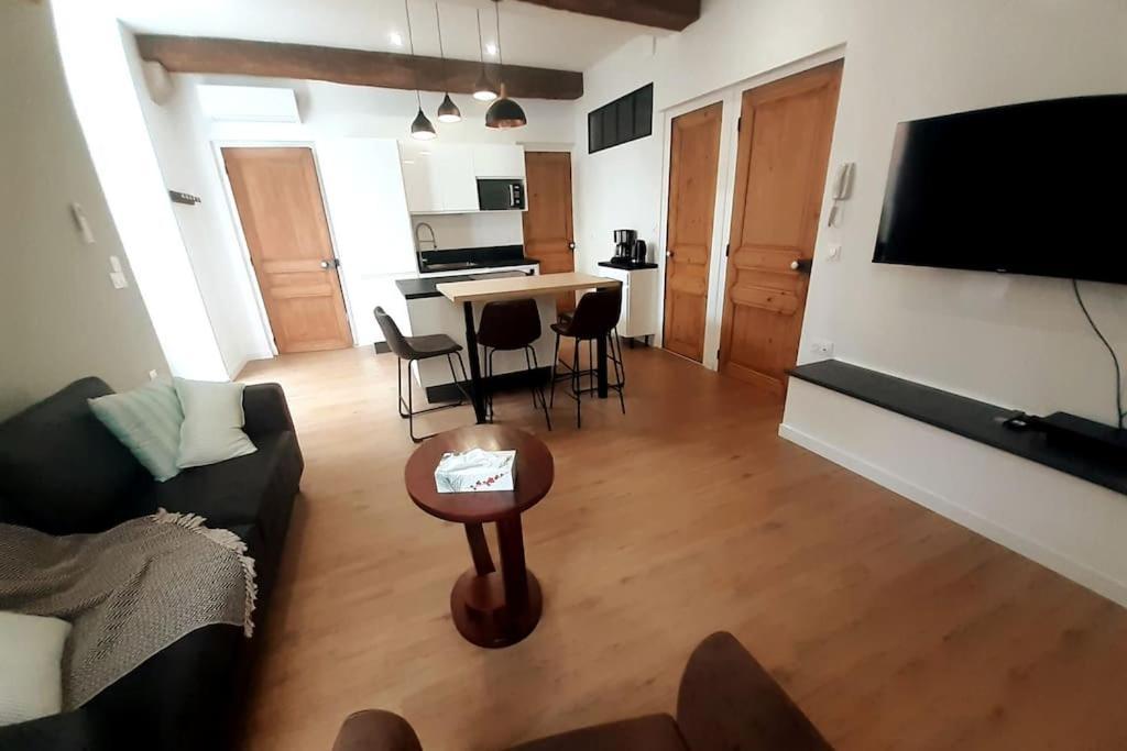Classe 4 Etoiles - Cybele - Centre Ville 2 Chambres, Cour Privative Et Garage Vienne  Luaran gambar