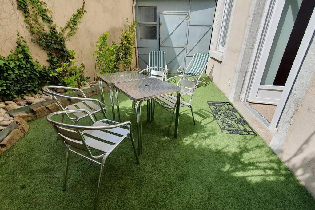 Classe 4 Etoiles - Cybele - Centre Ville 2 Chambres, Cour Privative Et Garage Vienne  Luaran gambar
